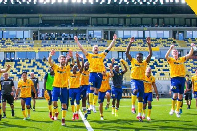 1615042523157014594.jpg Sint-Truidense-players-in-action-during-Belgian-Pro-League©Twitter.jpg